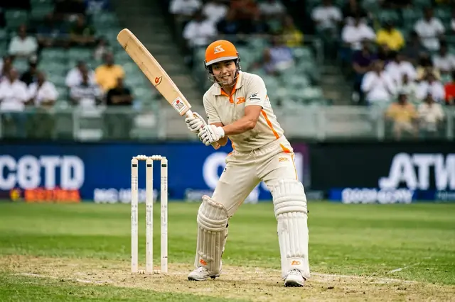 Dinesh Karthik Loses Cool Over Harshit Rana's Powerplay Promotion